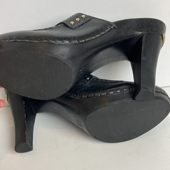 Michael Kors Pebbled Leather Wood Heeled Black Clog Tassel 7.5 Menswear Academia - Picture 12 of 16